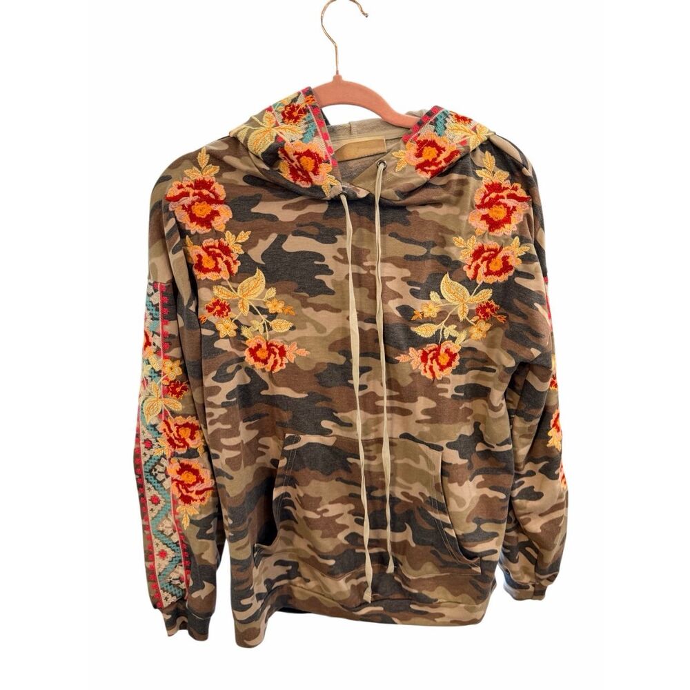 Savanna Jane Women's Size Small Embroidered Camo Floral BOHO Sweatshirt Hoodie